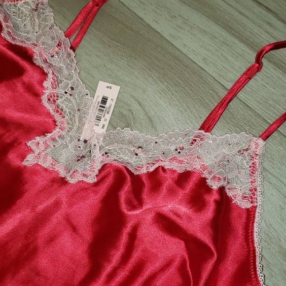 Victoria's Secret Lingerie Red Lace NWT Small - Picture 3 of 5